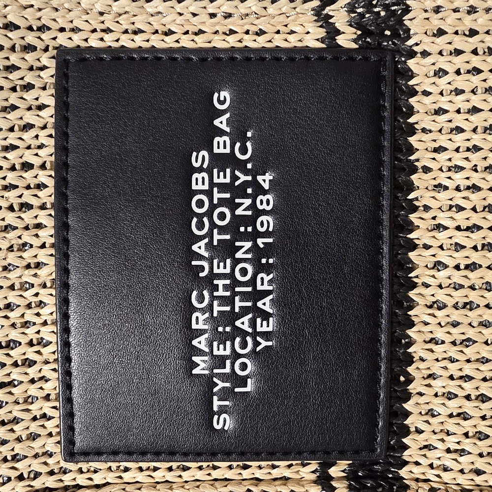 Marc Jacobs Black and Tan Geometric Tote. Cute bag for fall! - Picture 3 of 13